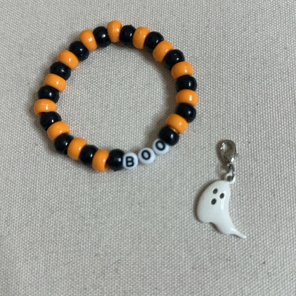 NWT 4 Handmade Halloween Bracelet Set Boo  Happy Halloween With Ghost Charm - Picture 3 of 7
